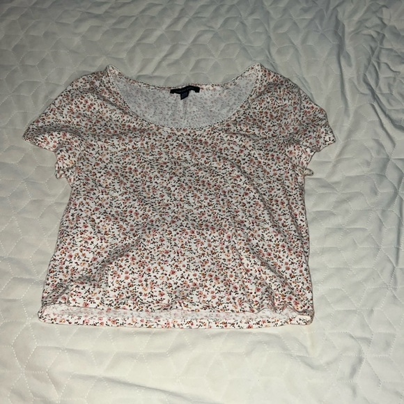 American Eagle Floral Crop Top - Picture 1 of 4